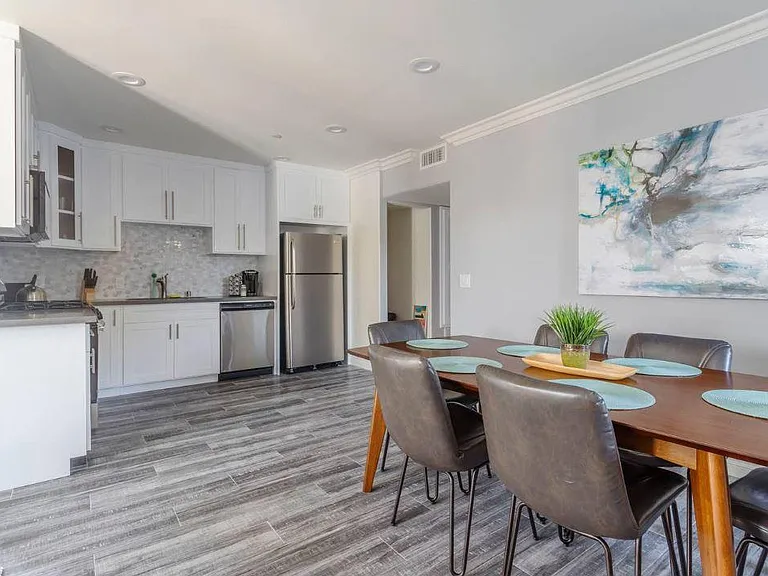 817 N Mariposa Ave #3 — Photo 3