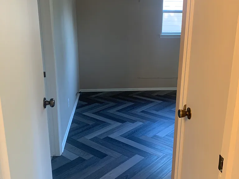 919 W 24th Pl — Photo 8