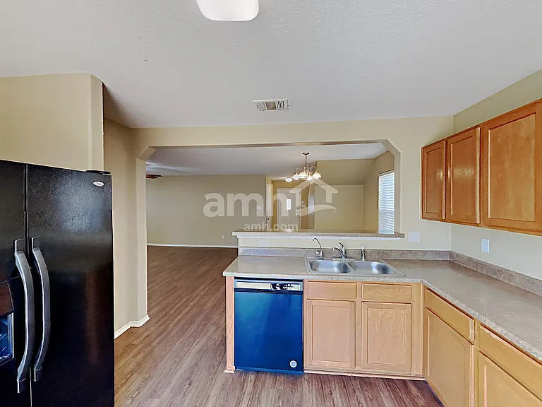 9239 Pacific Maple — Photo 4