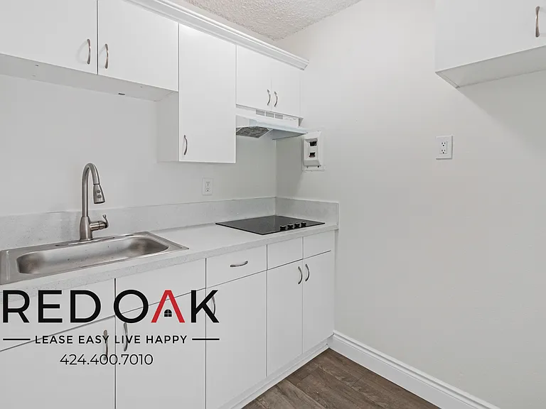 7466 Rosemead Blvd — Photo 8