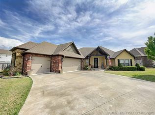 601 Kingston Pl, Tahlequah, OK 74464