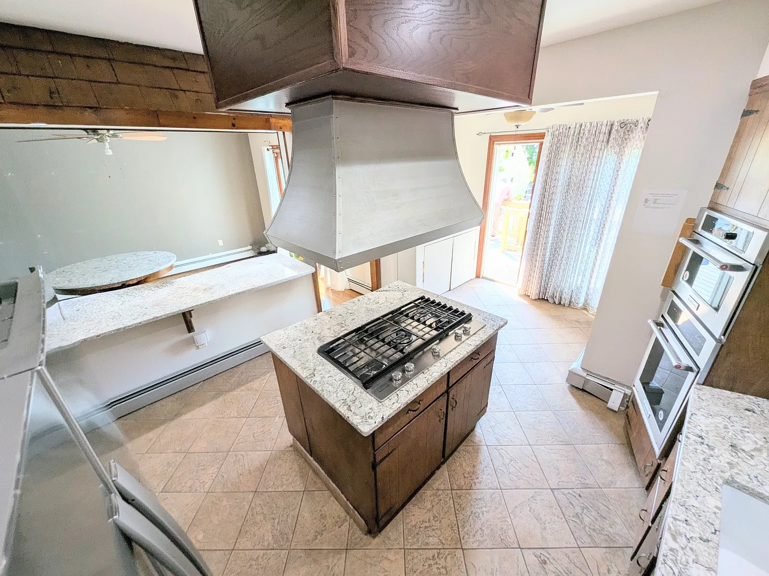 4 bed, 1.5 bath, 3000 sqft, $4,000 — Photo 3