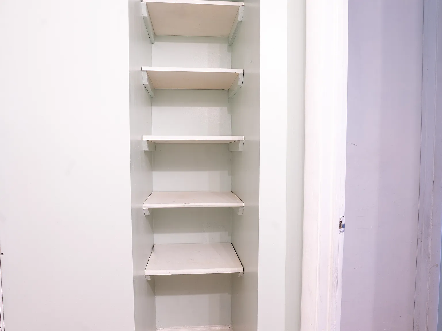 2 bed, 750 sqft, $2,400 — Photo 4