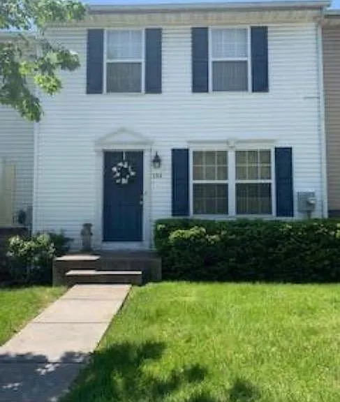 104 Eastside Ln — Photo 1