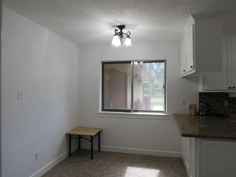 3220 Clayhead Rd — Photo 5