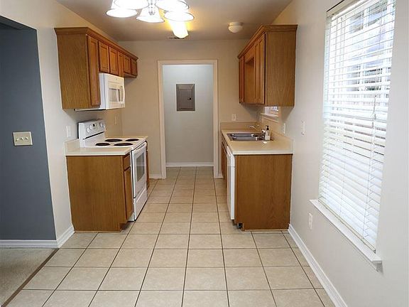 3rd image of 7091 Heather Oaks Dr