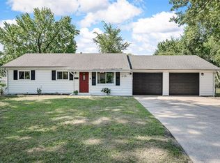 418 Prince Charles Dr, O'Fallon, MO 63366