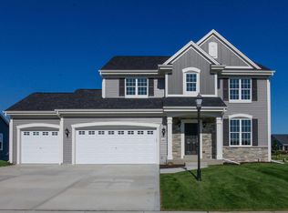 1814 Windrush Dr, Grafton, WI 53024