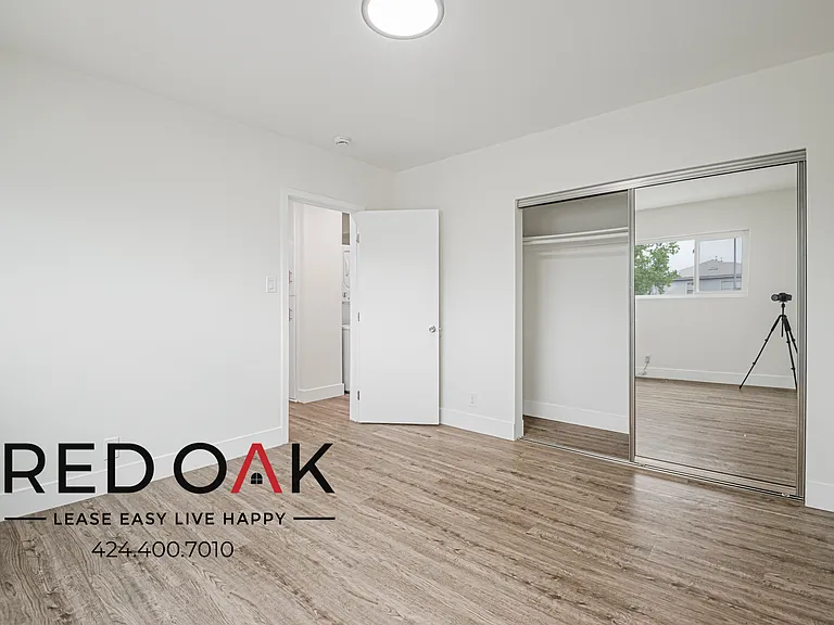 4070 Venice Blvd #9 — Photo 3