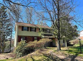 263 Ridgeway Dr, Bridgeport, WV 26330