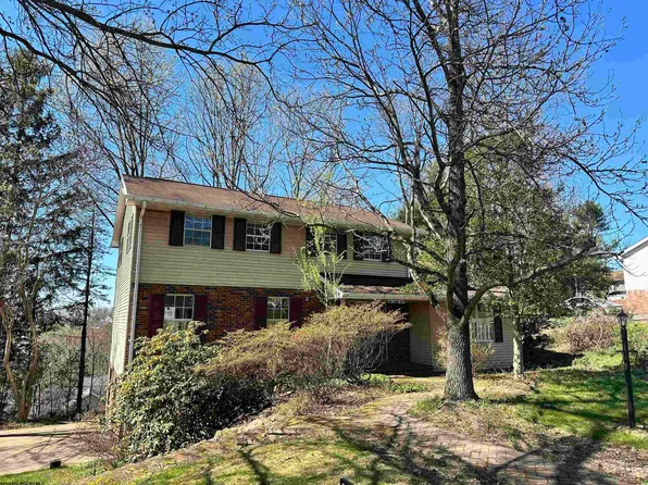 263 Ridgeway Dr, Bridgeport, WV 26330