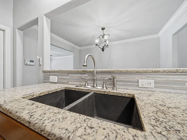 5508 S Newport Ave — Photo 7