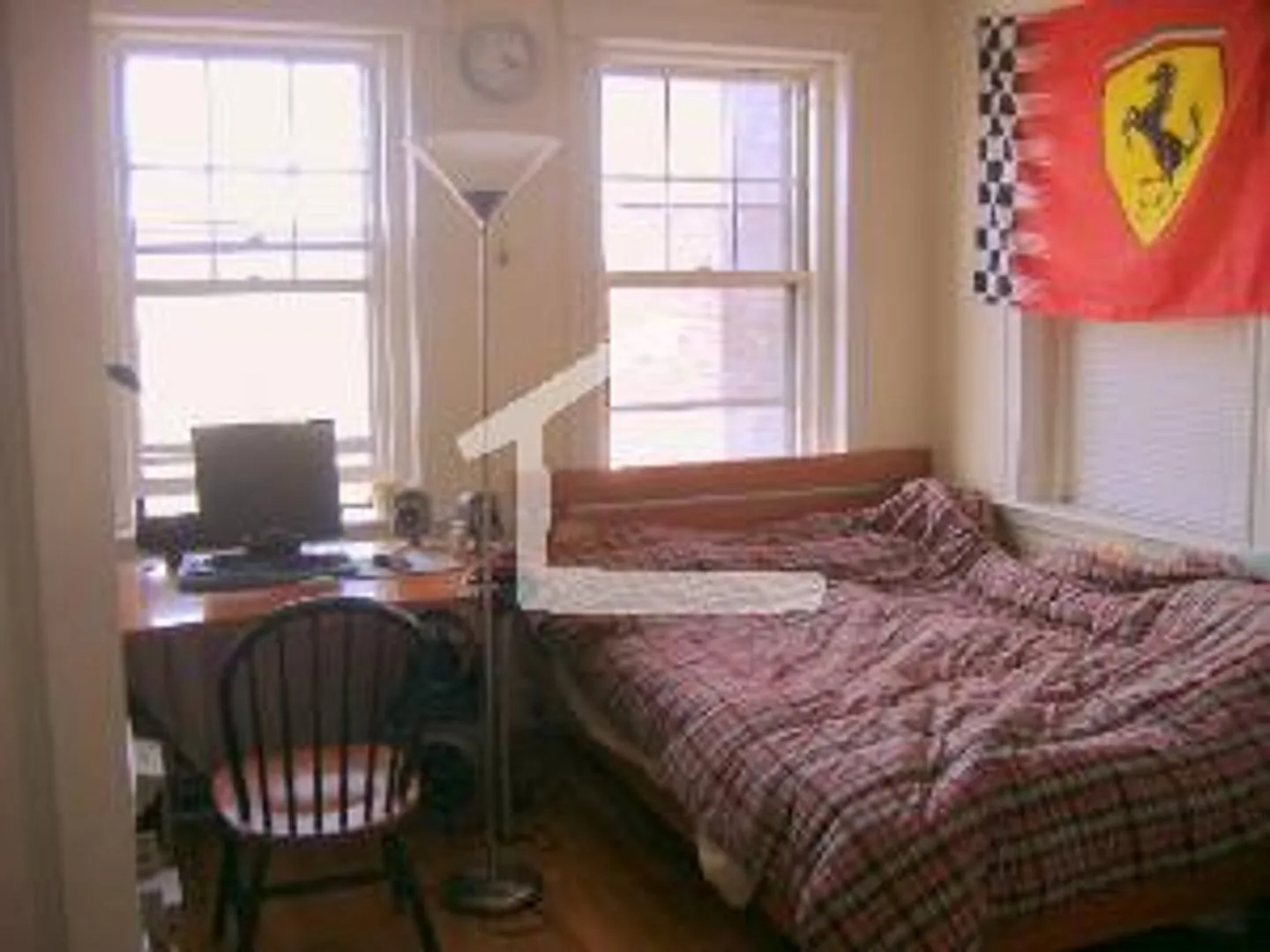 Large 1 bed steps from BC — Photo 4