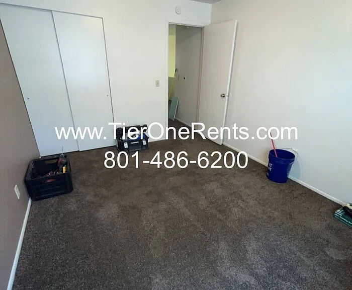 619 Angie Cir #619 — Photo 12