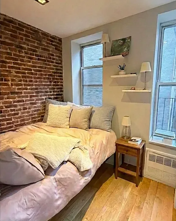 249 Broome St #4