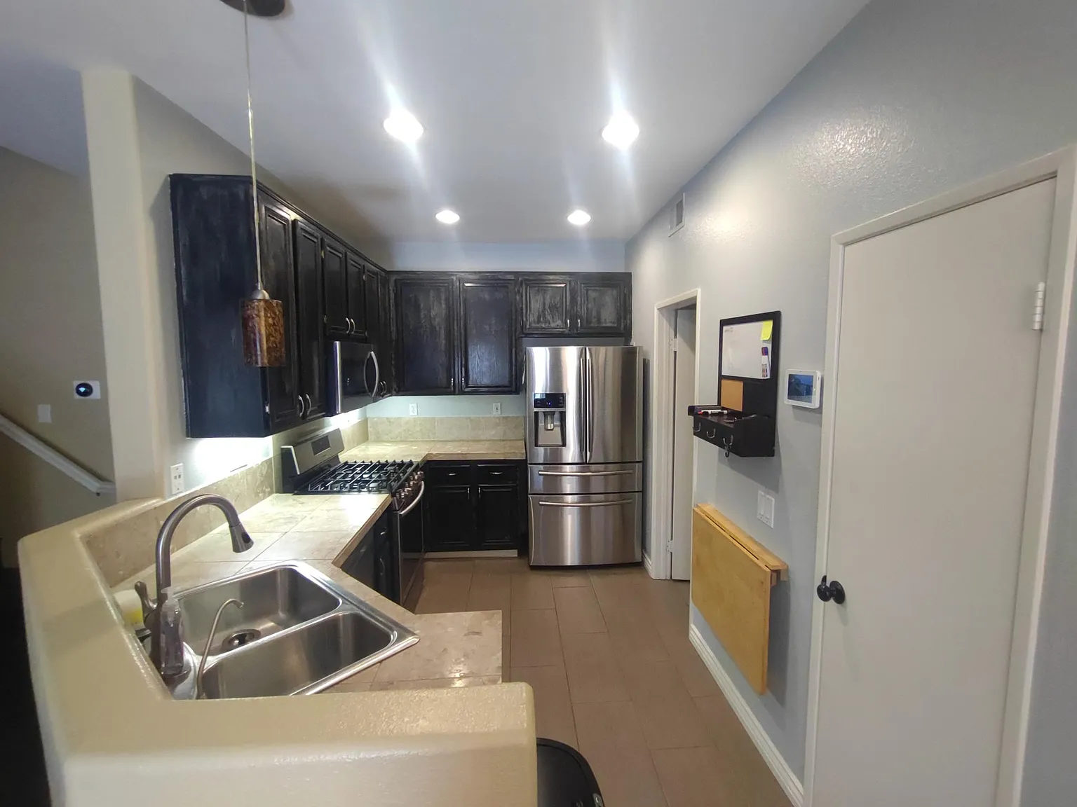 2 bed, 2.5 bath, 1180 sqft, $3,050 — Photo 3