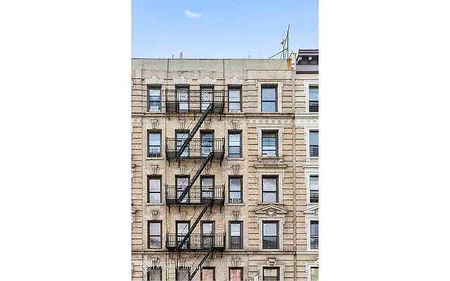 Rented by Douglas Elliman | media 32