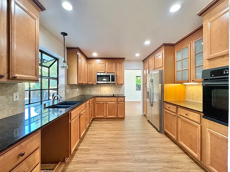 768 Rose Dr — Photo 11