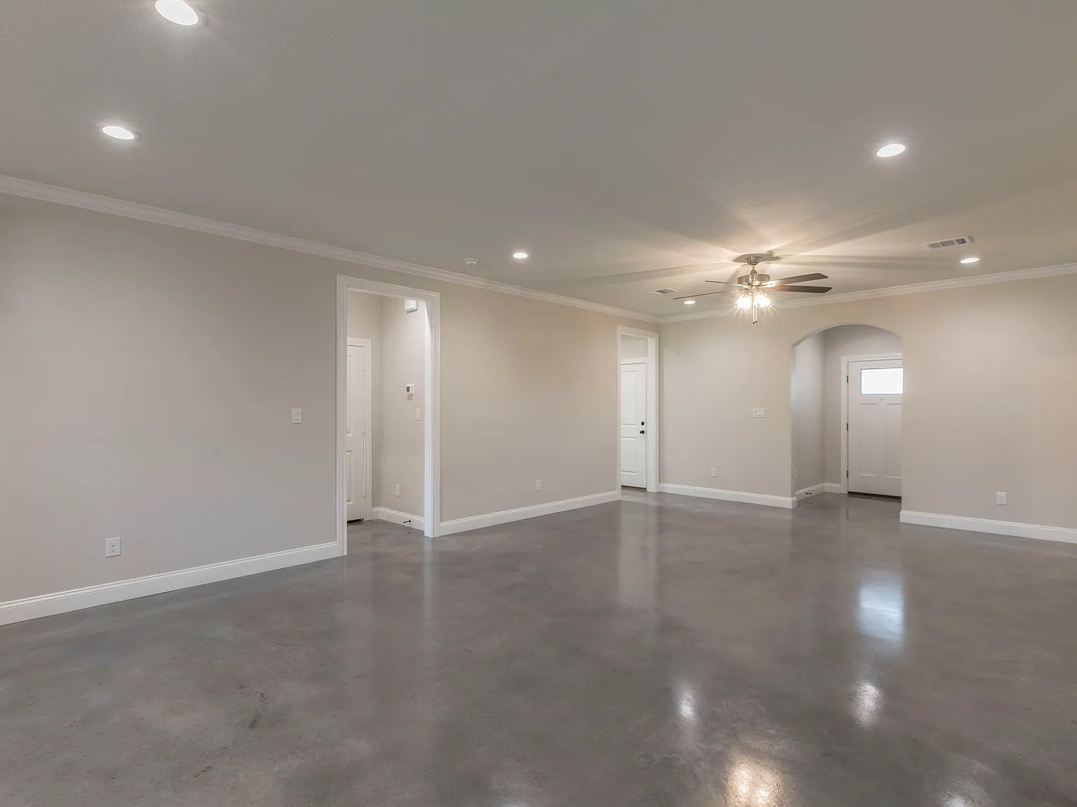 3 bed, $2,095 — Photo 4