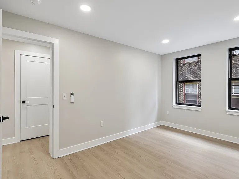 Phillips Essex Building — Photo 19