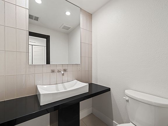 5th image of 1227 N Brand Blvd Unit 7