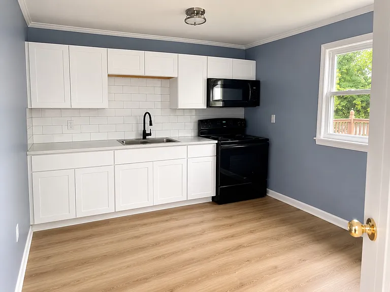 435 Gifford Rd #1 — Photo 2