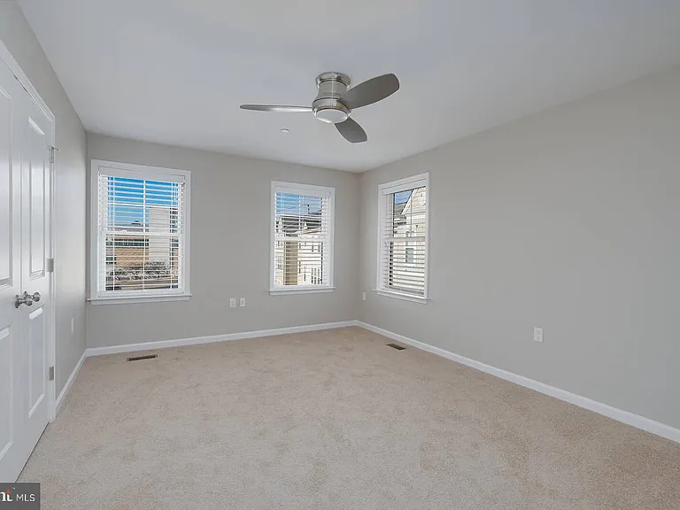 412 Woodcrest Dr SE #412B — Photo 32