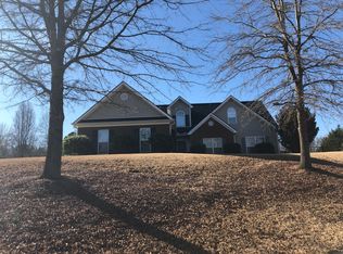 115 Creek Side Dr, Hoschton, GA 30548