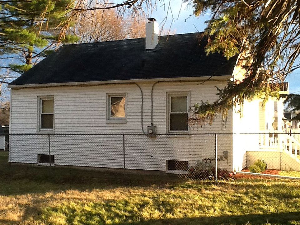 2nd image of 40 N Hudson St