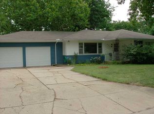 808 Fairview Ave, Newton, KS 67114