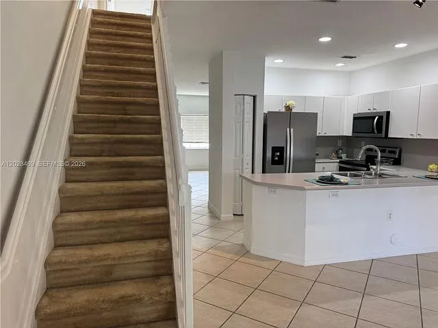 3 bed, 2.5 bath, 1420 sqft, $2,900 — Photo 3