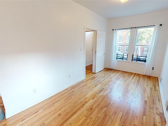 4th image of 1 Monticello Ave