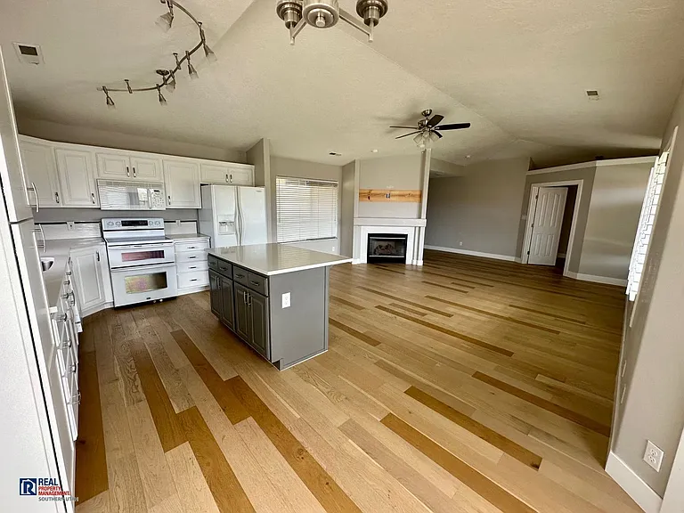 2354 S Hampton Rd — Photo 9
