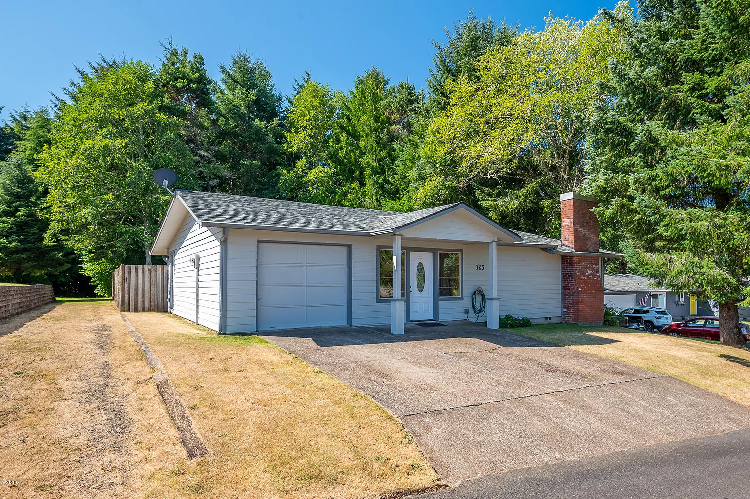 125 SE Rose St photo 1