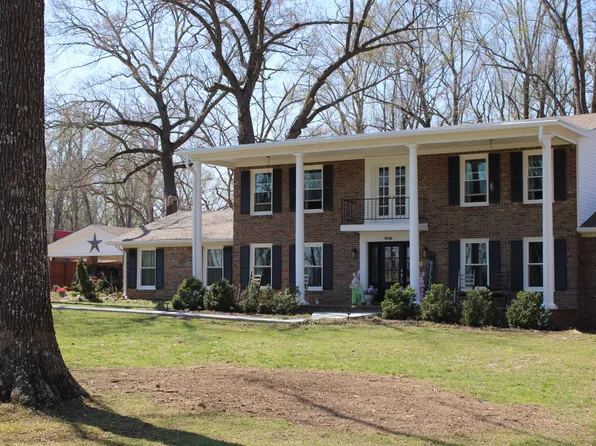 1311 Academy Rd, Portland, TN 37148