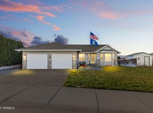 608 Tumac Dr, Yakima, WA 98901