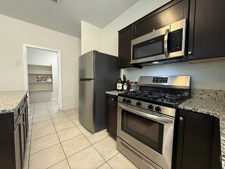 30187 W Avalon Dr — Photo 12