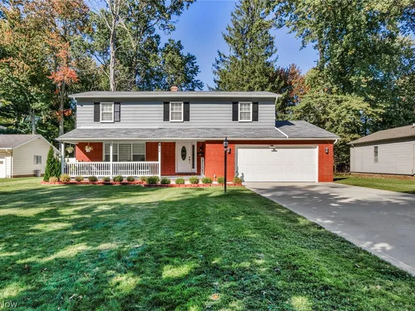 27478 Cottonwood Trl, North Olmsted, OH 44070