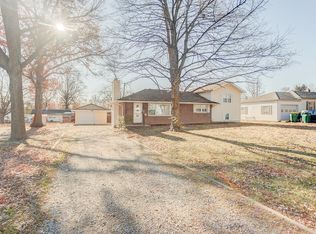 240 Oliver Lee Dr, Belleville, IL