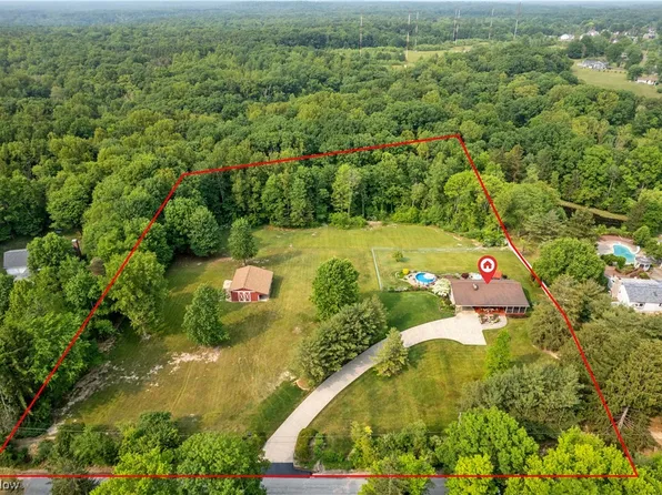 3921 Wetmore Rd, Cuyahoga Falls, OH 44223