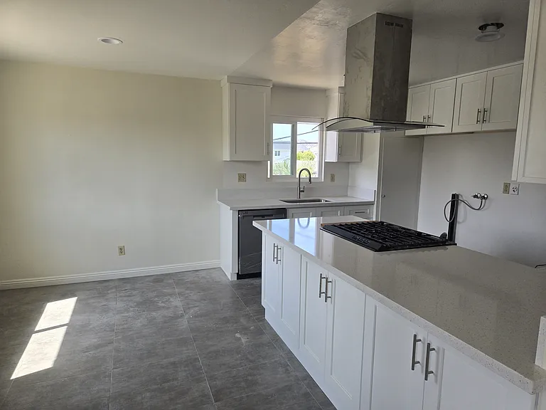 367 E 18th St #6 — Photo 6