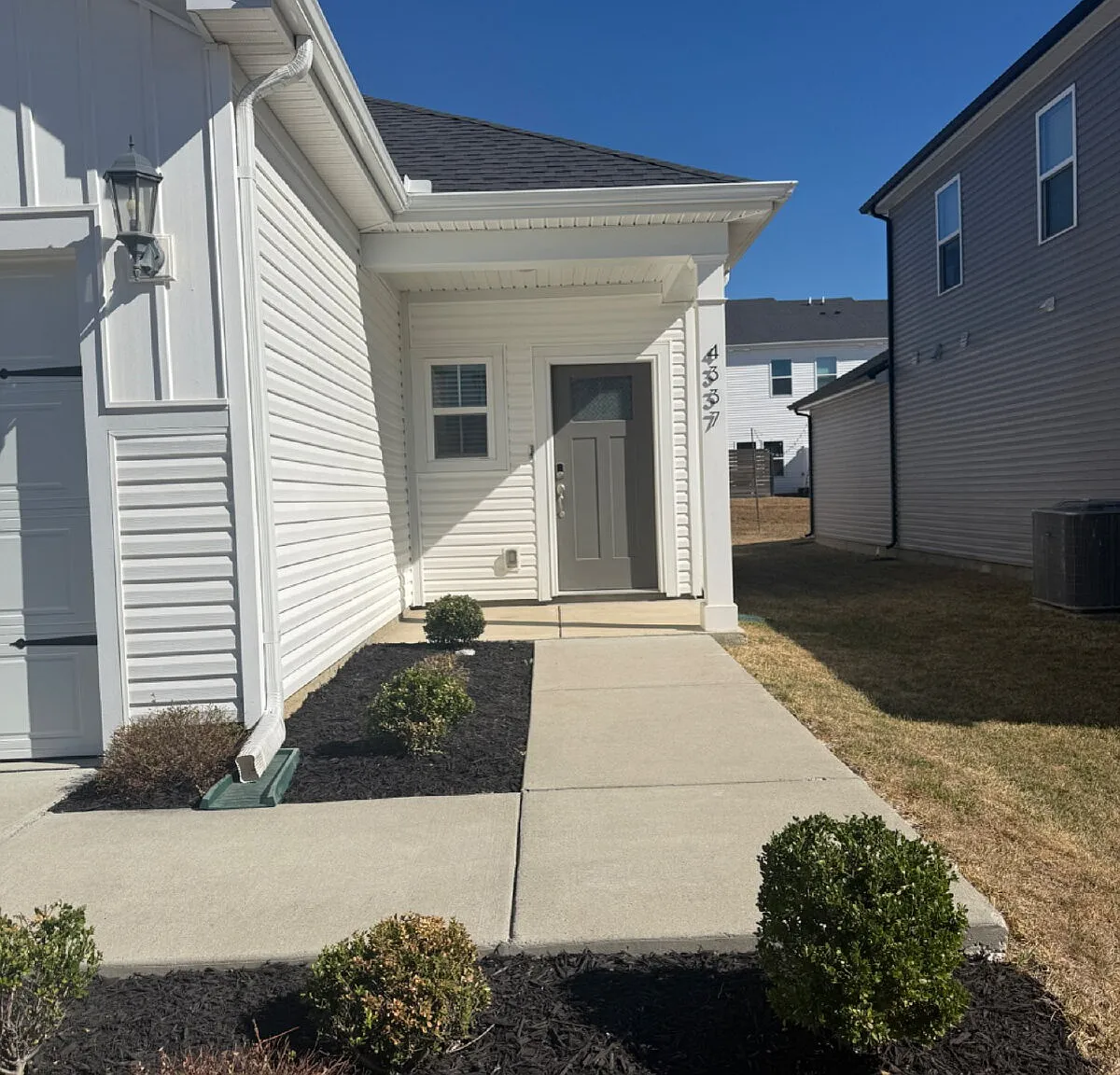 3 bed, 2.0 bath, 1426 sqft, $2,400 — Photo 4