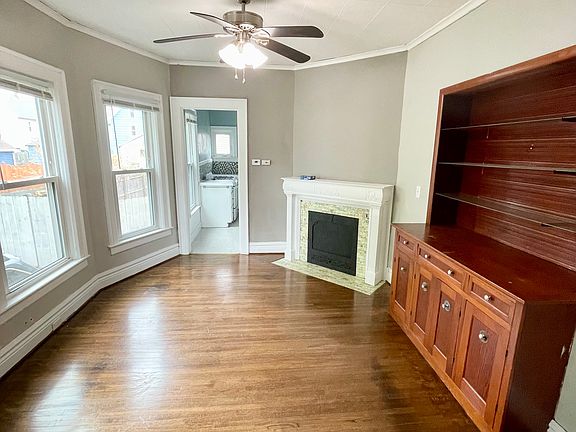 3rd image of 71 Unger Ave #1