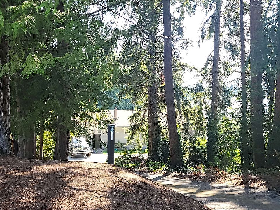 2nd image of 3627 Deer Island Dr E