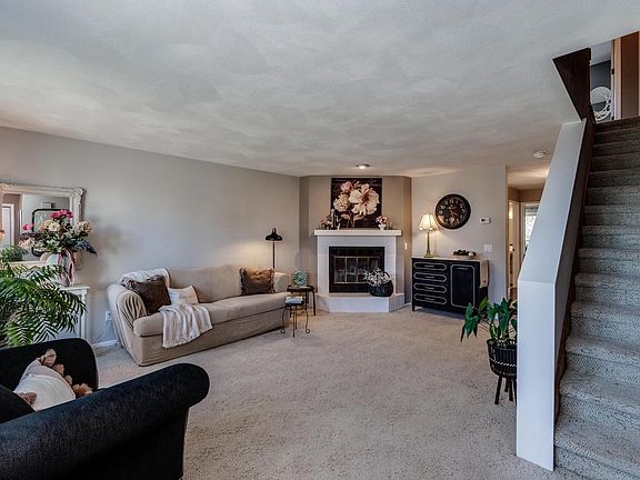 2nd image of 2918 Cimarron Trail