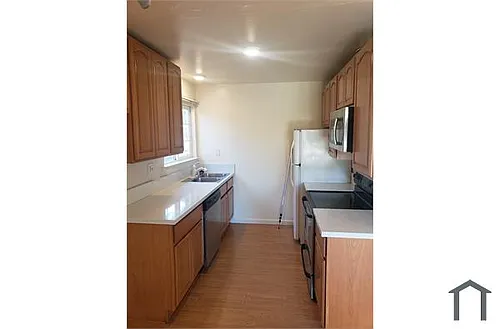 1382 Tami Lee Dr #4 Photo 1