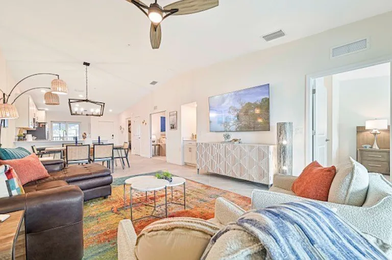 14221 Heritage Landing Blvd #922 — Photo 2