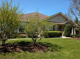 2299 Ashbrook Ln, Grayslake, IL 60030