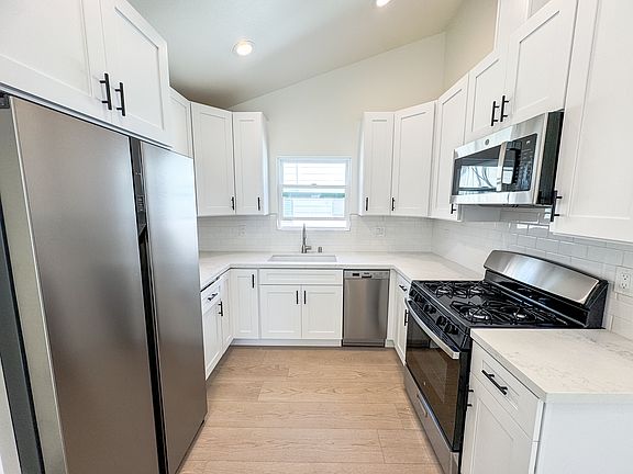 2nd image of 1003 Seal Way #C
