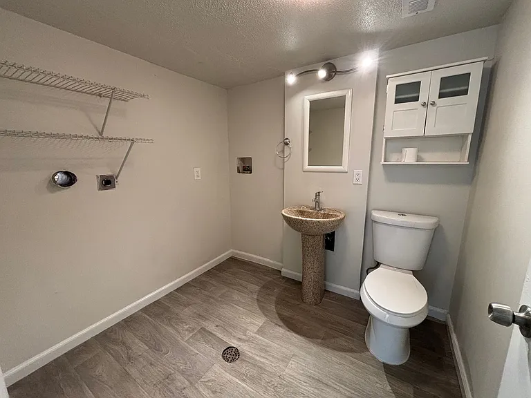 1815 E Vine St — Photo 7